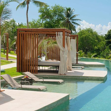 Hotel Deville Prime Салвадор Екстериор снимка The swimming pool at the resort