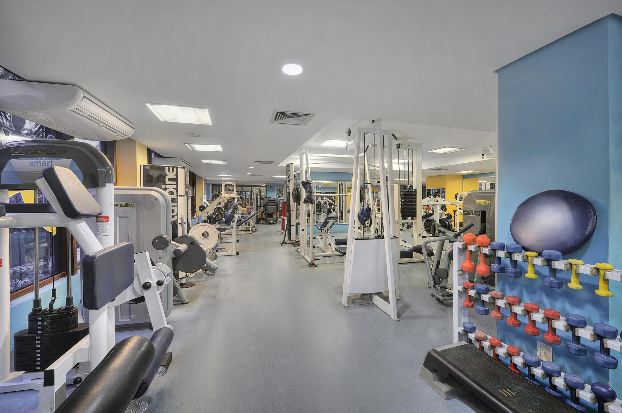 Hotel Deville Prime Салвадор Екстериор снимка The gym at the University of Bath