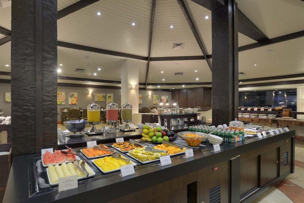Hotel Deville Prime Салвадор Екстериор снимка A buffet at a hotel